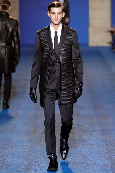 Look 4